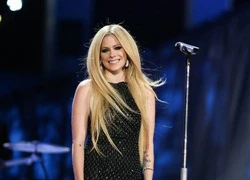 Avril Lavigne trở lại sau một năm trị bệnh