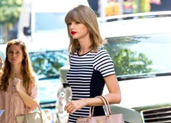 Taylor Swift gây xúc động khi tặng 1 tỷ đồng cho fan nhí bị ung thư