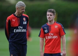 "Thần đồng" Dan Crowley bẽn lẽn tập cùng đội 1 Arsenal