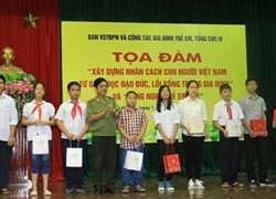 Tổ chức tọa đàm về công tác gia đình trẻ em năm 2015