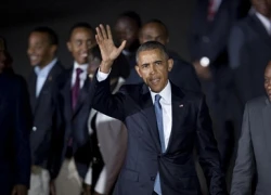 Tổng thống Obama vui vẻ ăn tối cùng người thân ở Kenya