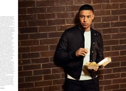 Alex Oxlade-Chamberlain: Người yêu không có, làm khó mẹ già