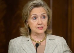 Bà Clinton giao nộp máy chủ chứa email cá nhân cho FBI