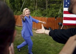 Bà Hillary Clinton phê phán tỉ phú Trump xúc phạm phụ nữ