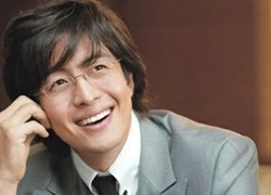 Bae Yong Joon khởi kiện 30 cư dân mạng vì tội bôi nhọ