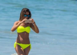 Bạn gái Fernando Alonso quyến rũ với bikini