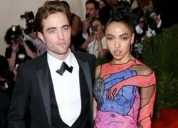 Bạn gái Robert Pattinson chưa từng xem "Chạng vạng"