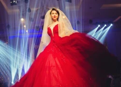 Đinh Ngọc Diệp trở lại sàn diễn catwalk