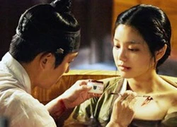 Lee Jun Ki tự tay hóa trang cho mỹ nhân trong bồn tắm