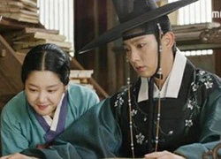 Lee Jun Ki "vận nội công" mới nuốt nổi đồ ăn của Lee Yoo Bi