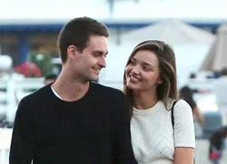 Miranda Kerr &#8216;liếc mắt đưa tình&#8217; với bạn trai tỷ phú công nghệ