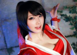 Mỹ nữ Spiral Cats hóa thân thành Akali Huyết Nguyệt trong tháng cô hồn