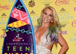 Britney Spears 33 tuổi vẫn nhuộm tóc sặc sỡ ở "Teen Choice Awards 2015"