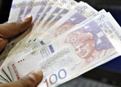 Nội tệ Malaysia chạm đáy 17 năm