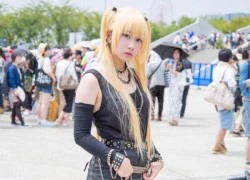 Nữ cosplayer bị cháy nắng cả chân vì mặc quần tất lưới