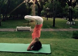 Nữ tiếp viên hàng không giữ dáng nhờ tập yoga mỗi ngày