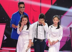 Thí sinh The Voice Kids khóc nức nở trên sân khấu