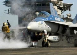 Tiêm kích F/A-18 phát cháy trên tàu sân bay Mỹ