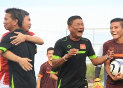 Trưởng đoàn thưởng U19 Việt Nam món mỳ Hàn Quốc