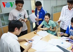 Xét tuyển đại học 2015: Mệt mỏi &#8220;cuộc đua&#8221; nộp và rút hồ sơ