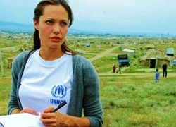 Angelina Jolie và mối duyên có tên Campuchia