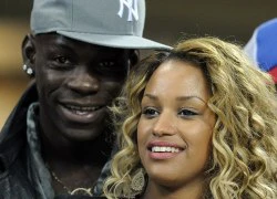 Bồ cũ viết nhạc 'trả thù' Balotelli