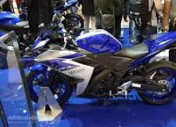 Chọn Yamaha YZF-R3 hay Kawasaki Ninja 300?