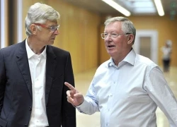 HLV Wenger và Sir Alex tái ngộ trong cuộc họp của UEFA