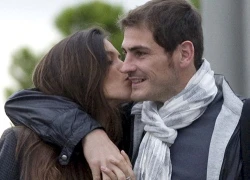 Iker Casillas nhờ "chân gỗ" tán Sara