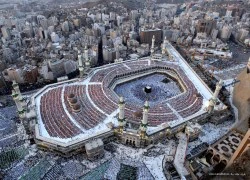 Khối đen bí ẩn giữa lòng thánh địa Mecca