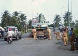 Lái xe nghe điện thoại, cán thương vong 2 người phụ nữ