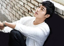 Lộ ảnh Kim Hyun Joong cười rạng rỡ bên tình cũ sau vụ hành hung