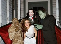 Miranda Kerr đẹp ấn tượng trong bộ ảnh Halloween