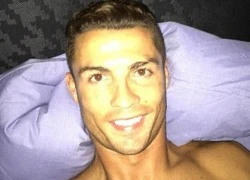 Nã 5 bàn, Ronaldo khoe ảnh giường chiếu