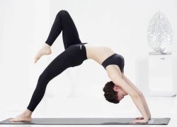 Những động tác yoga siêu đẳng của Hà Hồ