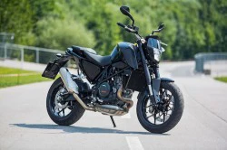 Nked bike KTM Duke 690 phiên bản 2016 có gì &#8216;hot&#8217;?