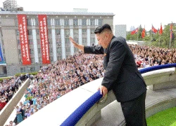 Ông Kim Jong-un trong cuộc loay hoay duy trì quyền lực