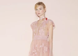 Say lòng vì thiếu nữ xinh hơn hoa của Red Valentino