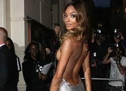 'Thiên thần nội y' Jourdan Dunn hở ngực bạo liệt