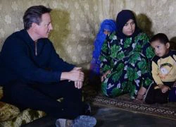 Thủ tướng Anh David Cameron thăm người tị nạn Syria