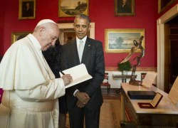 Tổng thống Obama và Giáo hoàng Francis tặng gì cho nhau?