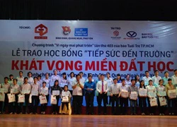 Trào nước mắt với những tấm gương vượt khó