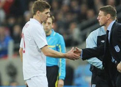 Tự truyện của Steven Gerrard: Chán Benitez & bị tước băng thủ quân trong... toilet