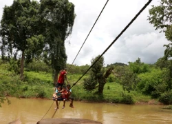 UBND tỉnh Gia Lai yêu cầu kiểm tra "làng đu dây qua suối"