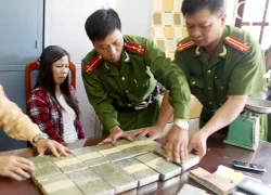 Vận chuyển 12 bánh heroin với tiền công 120 triệu đồng