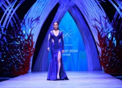 Á hậu Hoàng My tự tin catwalk với vòng eo bánh mỳ