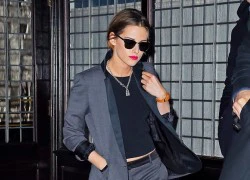 Cách diện blazer không lo già đi vài tuổi