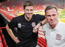 Carragher ru con ngủ bằng tự truyện của Gerrard