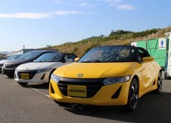 Chạy thử xe mui trần Honda S660 tại trường đua