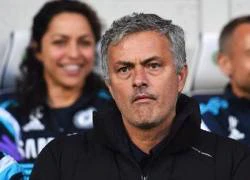 Chelsea nhận tin dữ: HLV Mourinho sắp hầu tòa